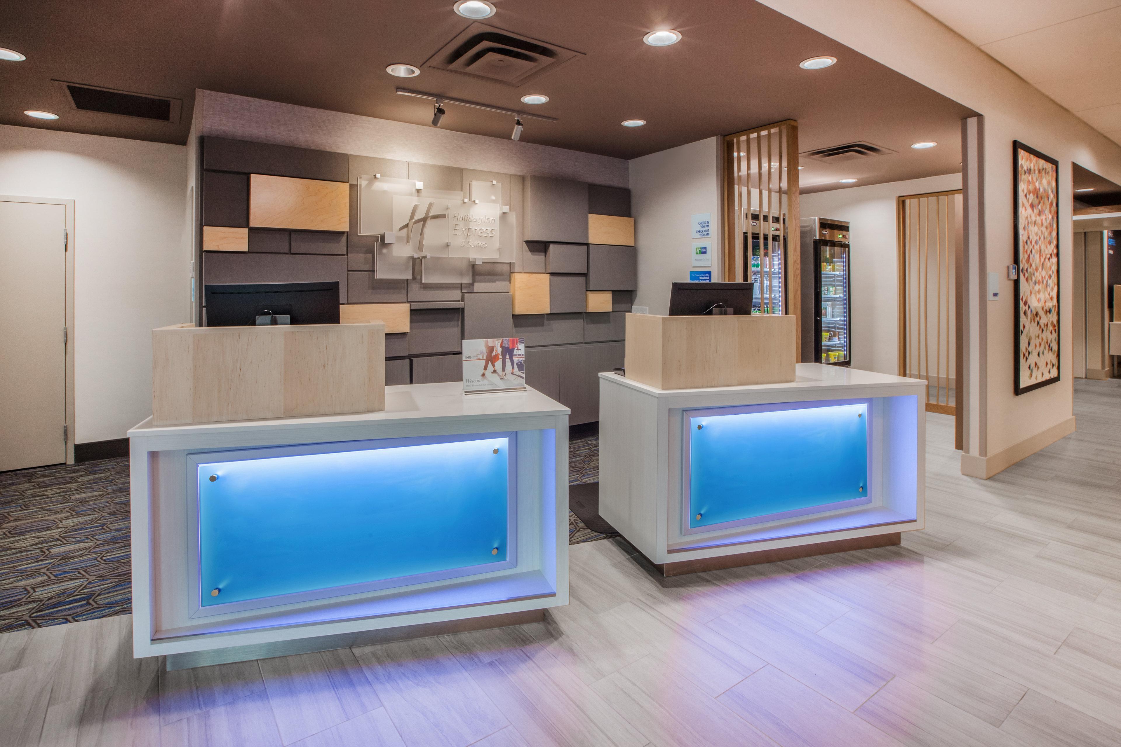 Holiday Inn Express & Suites - Fayetteville South By Ihg Exterior foto