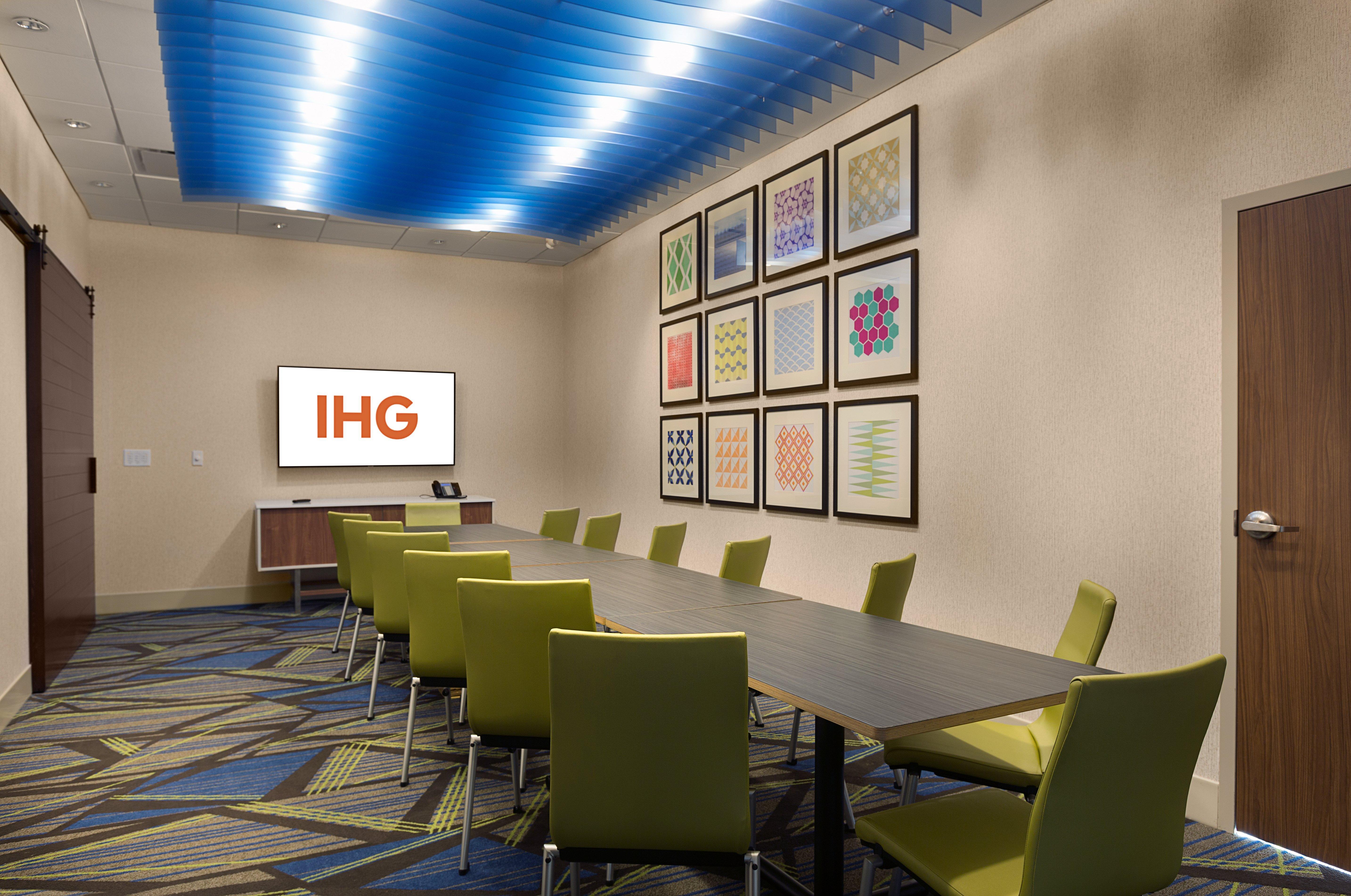 Holiday Inn Express & Suites - Fayetteville South By Ihg Exterior foto